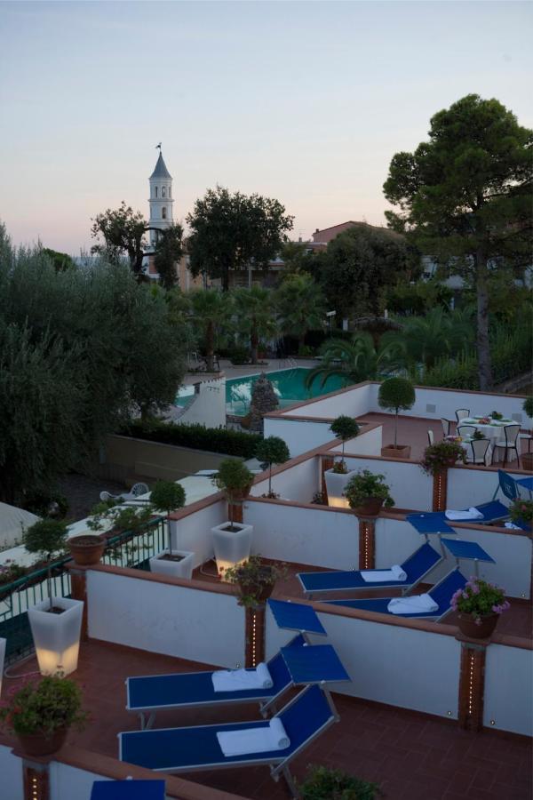Hotel Ristorante Cavaliere سكاريو المظهر الخارجي الصورة