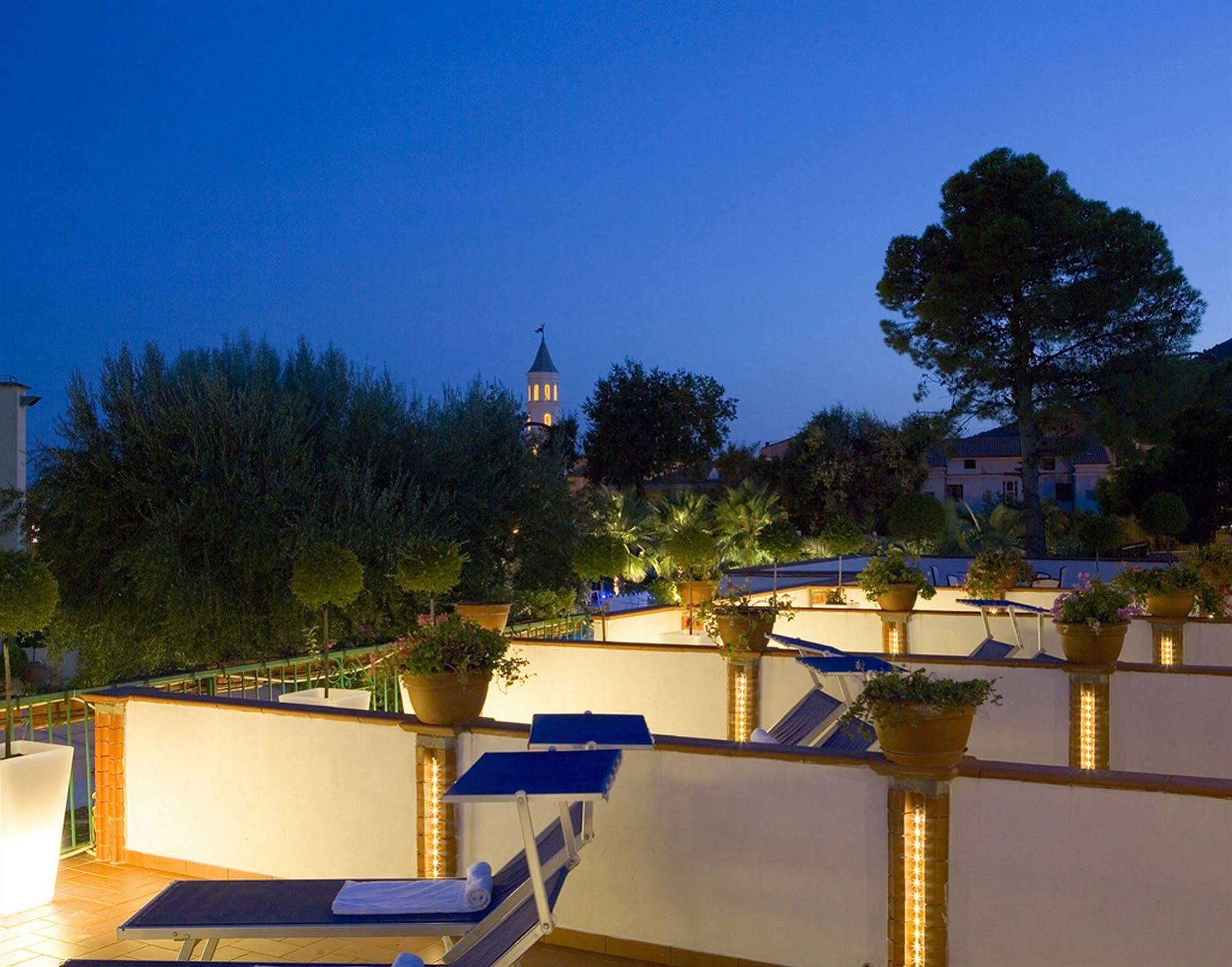 Hotel Ristorante Cavaliere سكاريو المظهر الخارجي الصورة