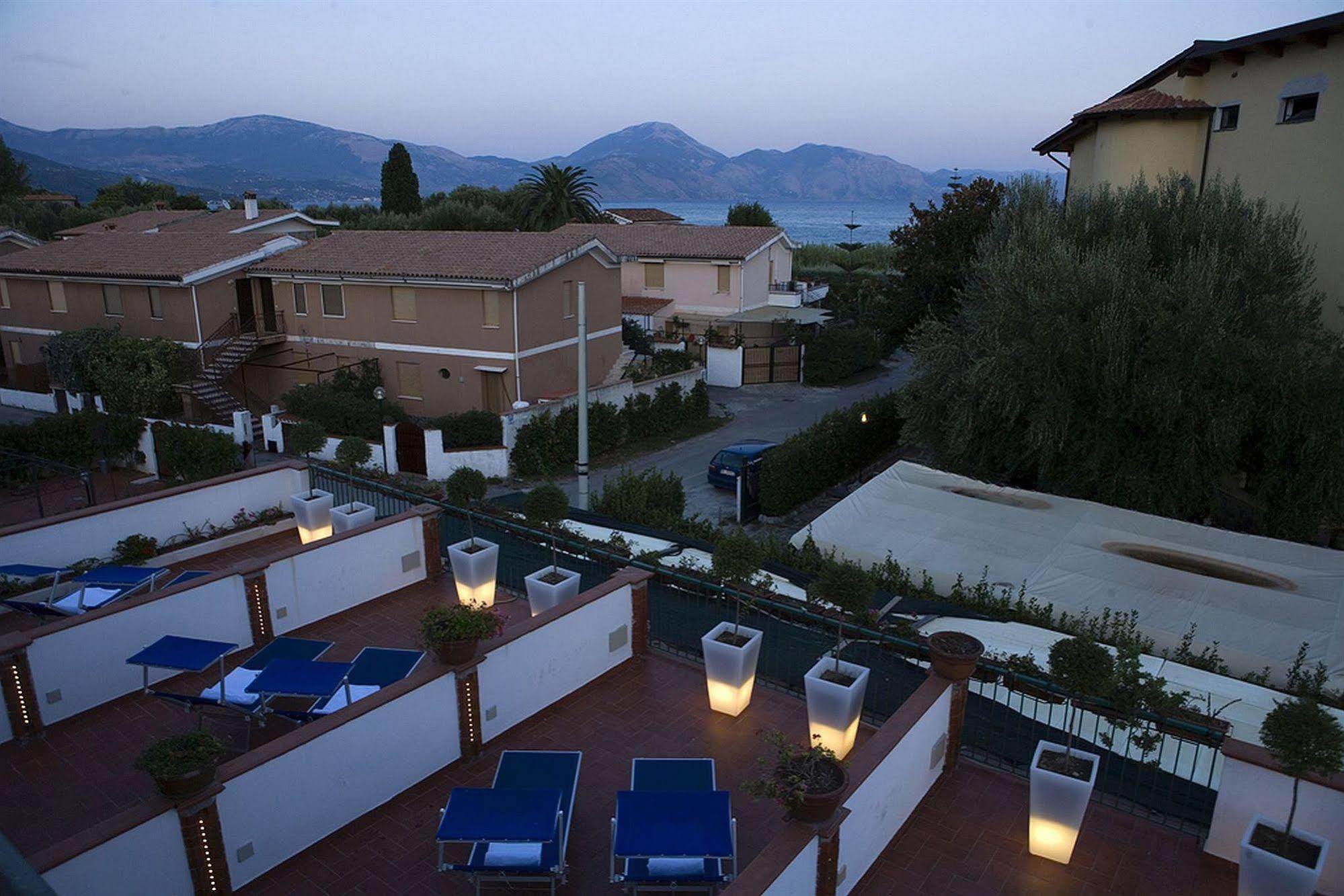 Hotel Ristorante Cavaliere سكاريو المظهر الخارجي الصورة